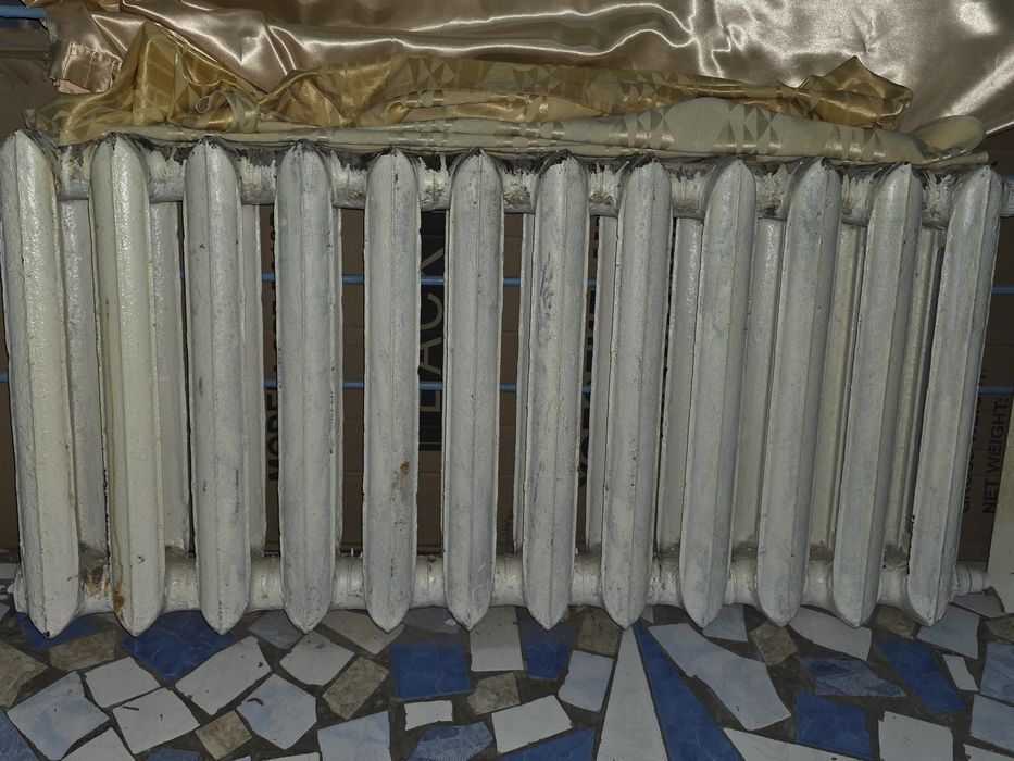 Chugun batareya sotiladi.