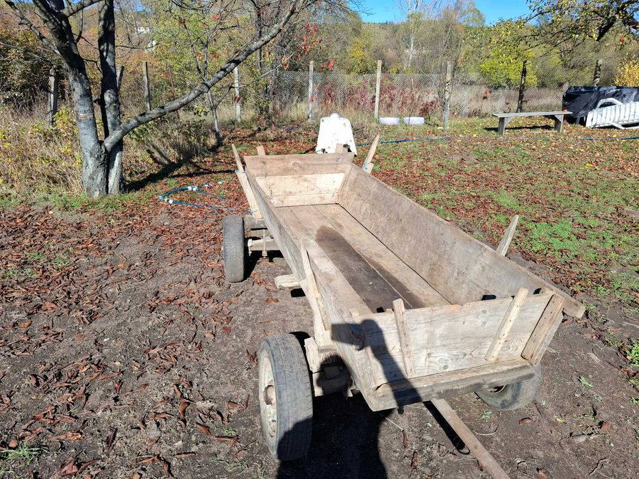 Дървена каруца за теглич