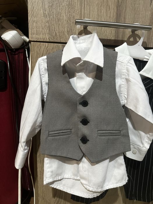 Официални дрешки за бебе