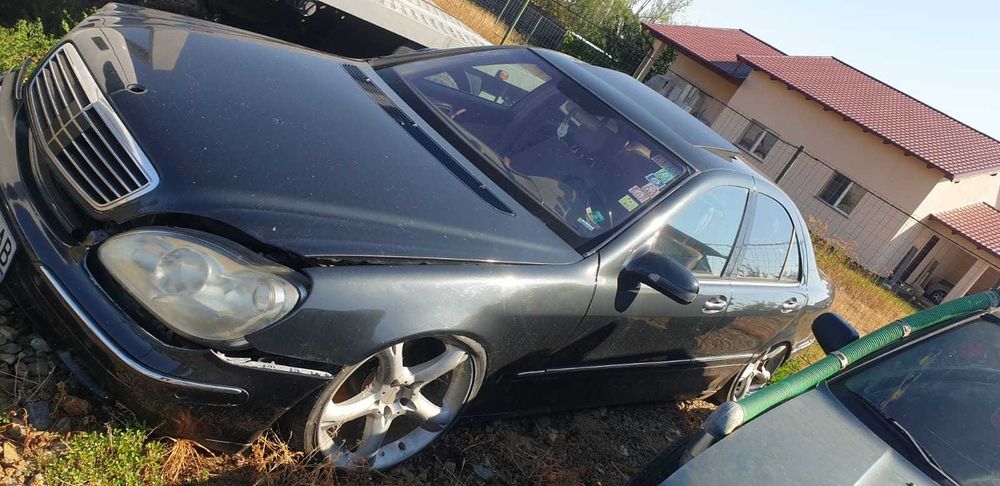 dezmembrez mercedes S400 cdi v8 w220 an 2003