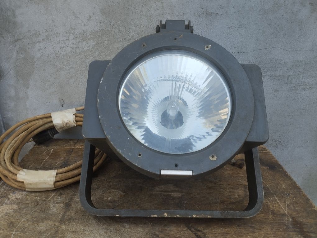 Индустриален прожектор Philip's mvf 606