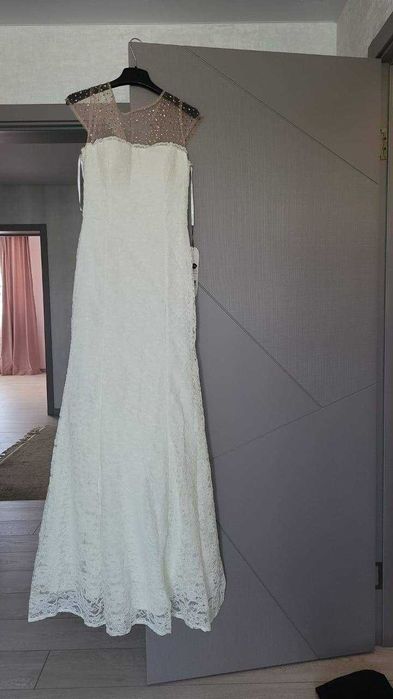 Продам новое платье