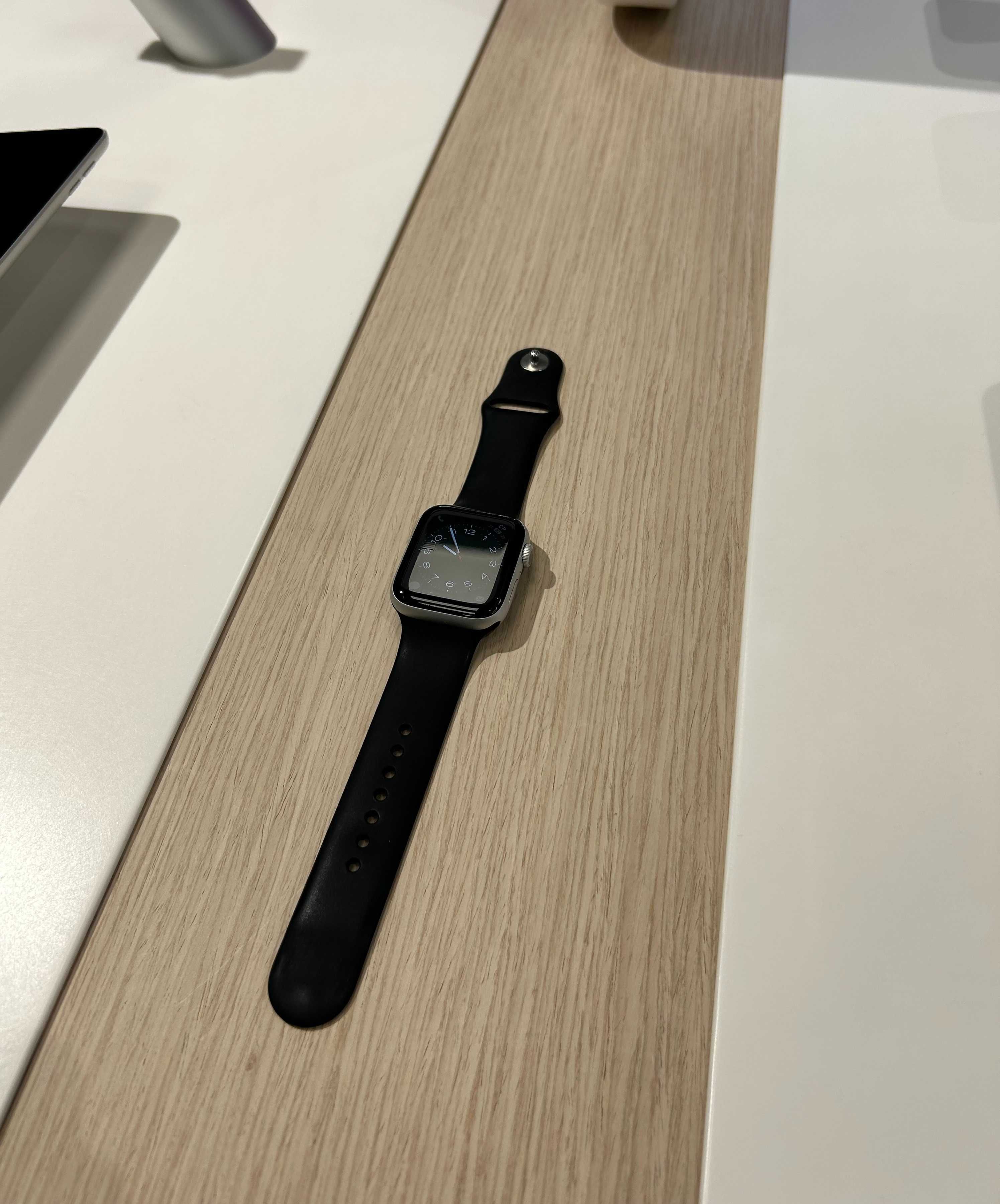 Часы Apple Watch 6 (44 mm, Silver, оригинал)