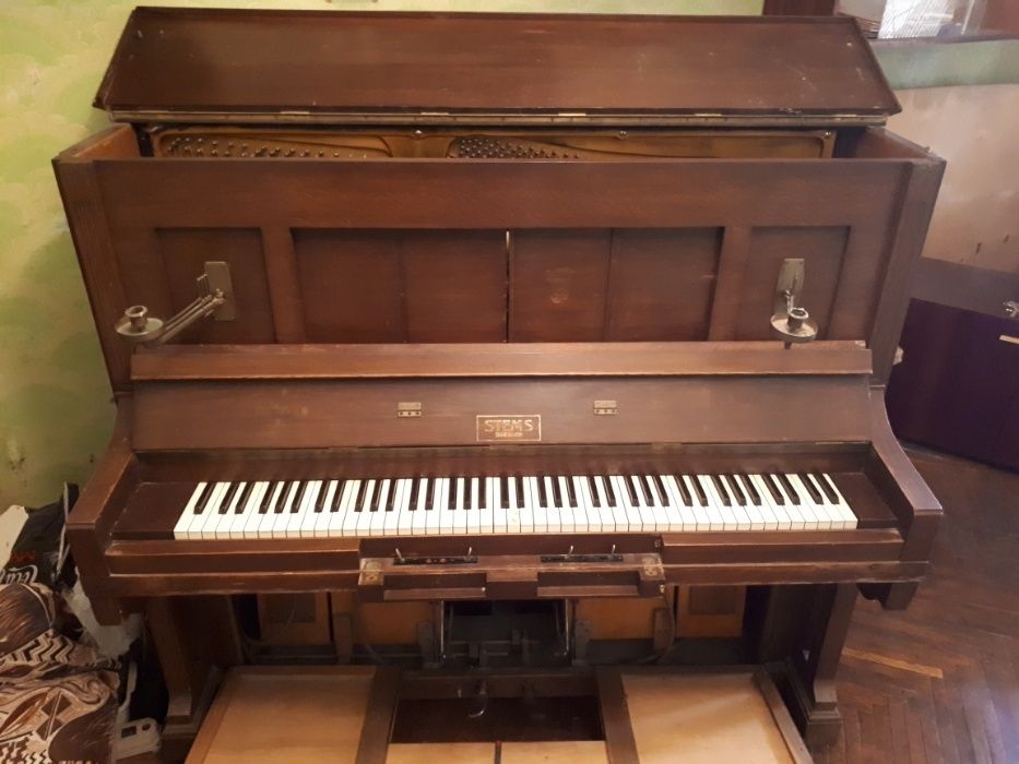 Антикварное немецкое пианино, типа "pianola", марки Stems Dresden.