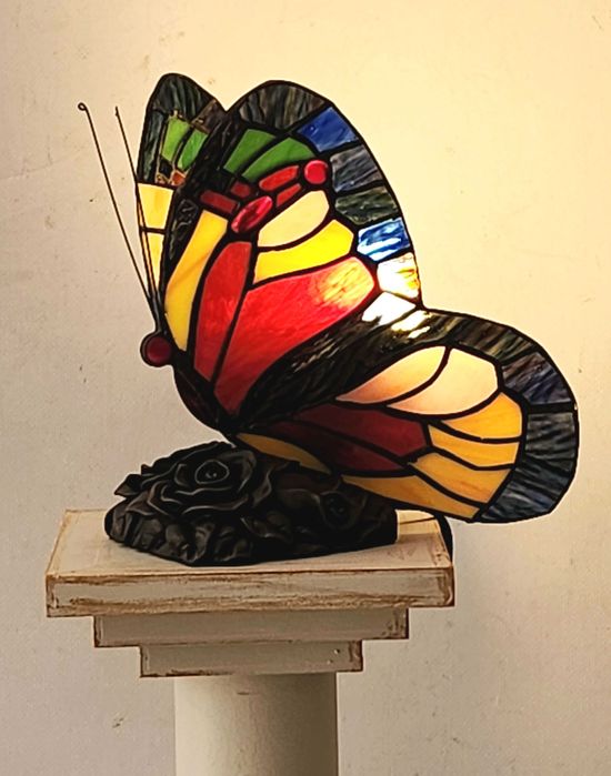 Лампа Tiffany стил – червена пеперуда