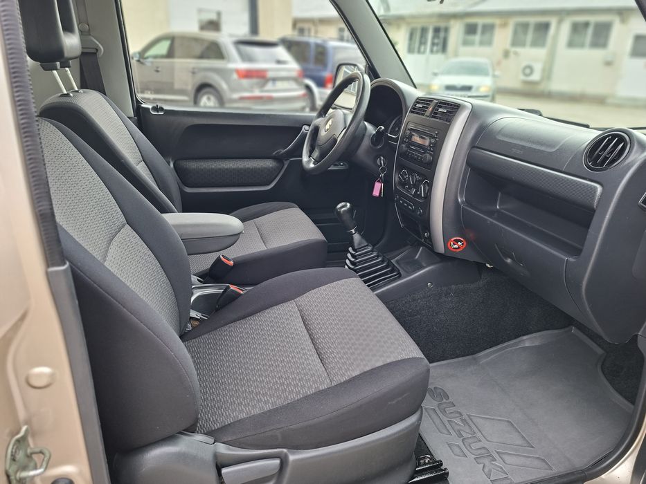 Vând Suzuki jimny 1.3 Benzină 4x4