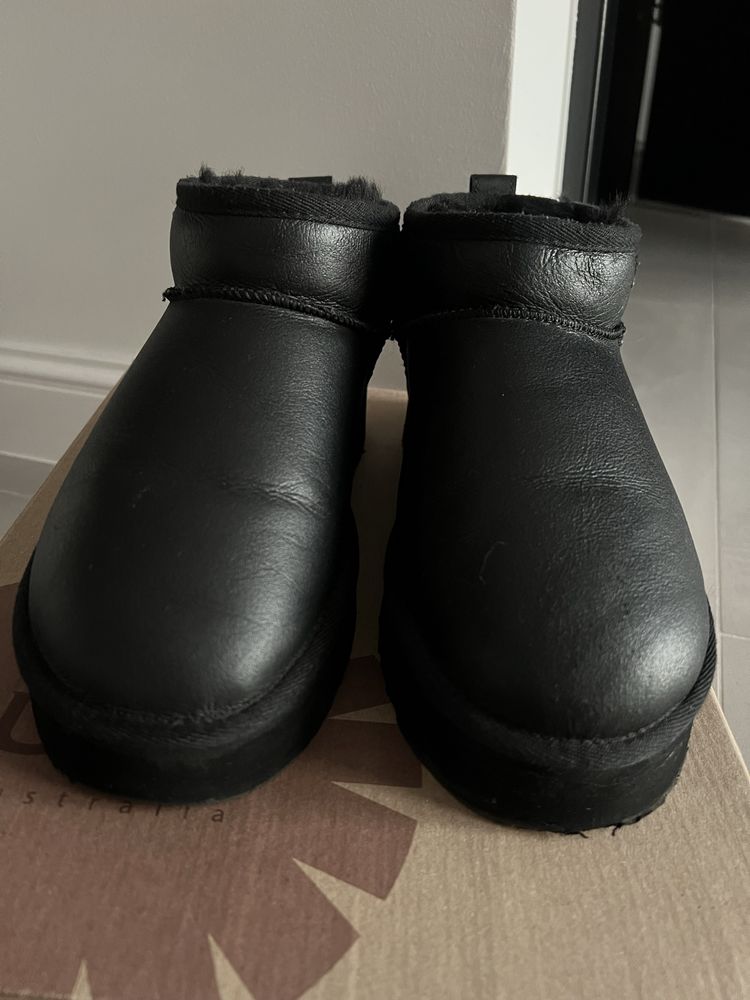 ugg din piele neagra