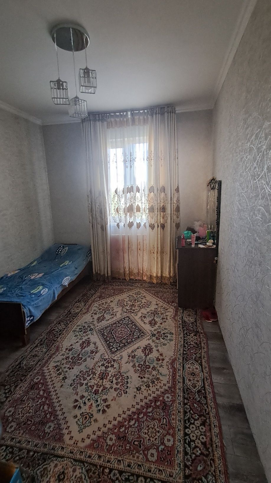 Дом в Коктебе 2 в хорошем месте 8сот 5комнат,кухня,зал,3спальни,баня