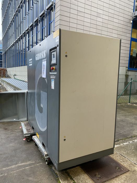 De vanzare compresor de surub Atlas copco