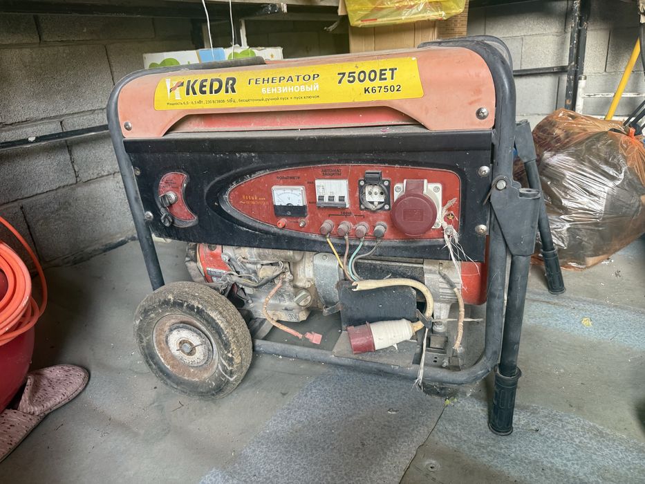 Бензиновый генератор KEDR 7500ET (K67502)