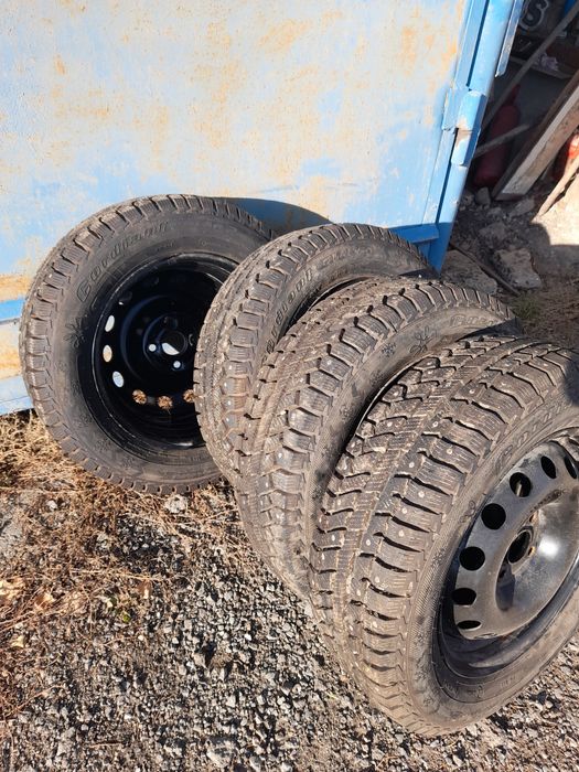 Колеса т4 транспортер в сборе, зимние, шипованные.