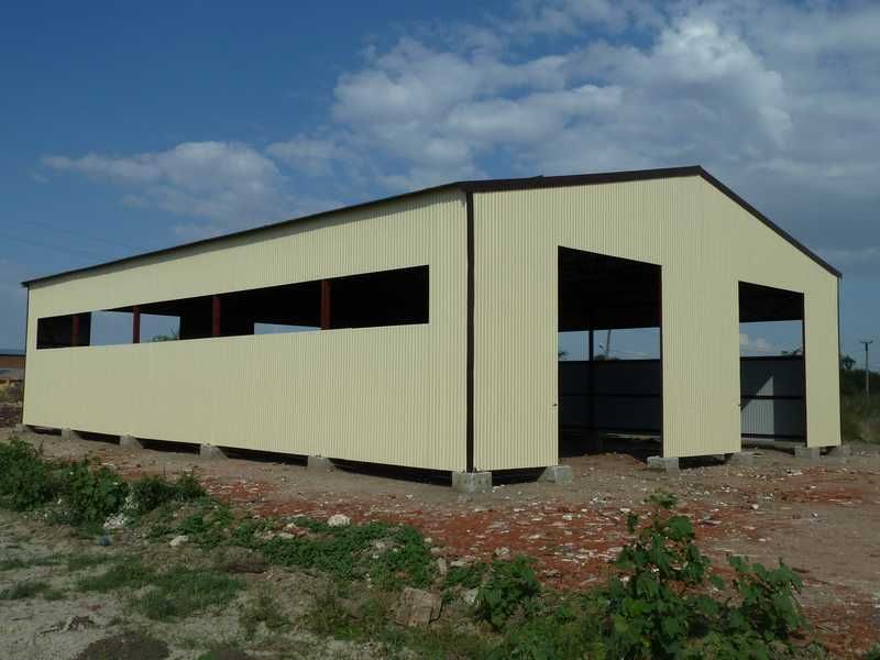 Construim Garaje Auto din structura metalica si panou sandwich izolat