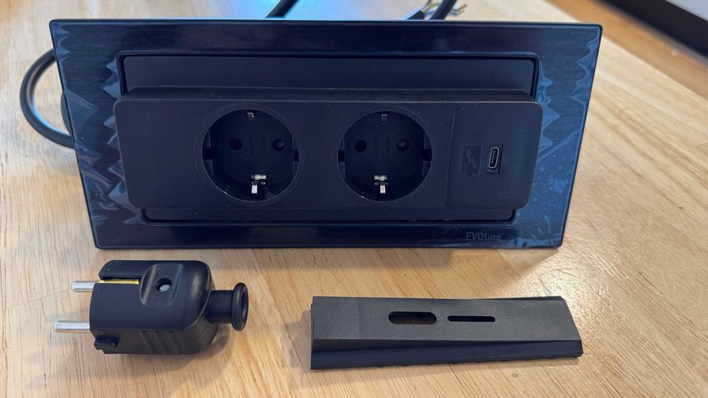 Vand priza pentru blat EVOline tip 927-1 cu 2 prize si USB-C