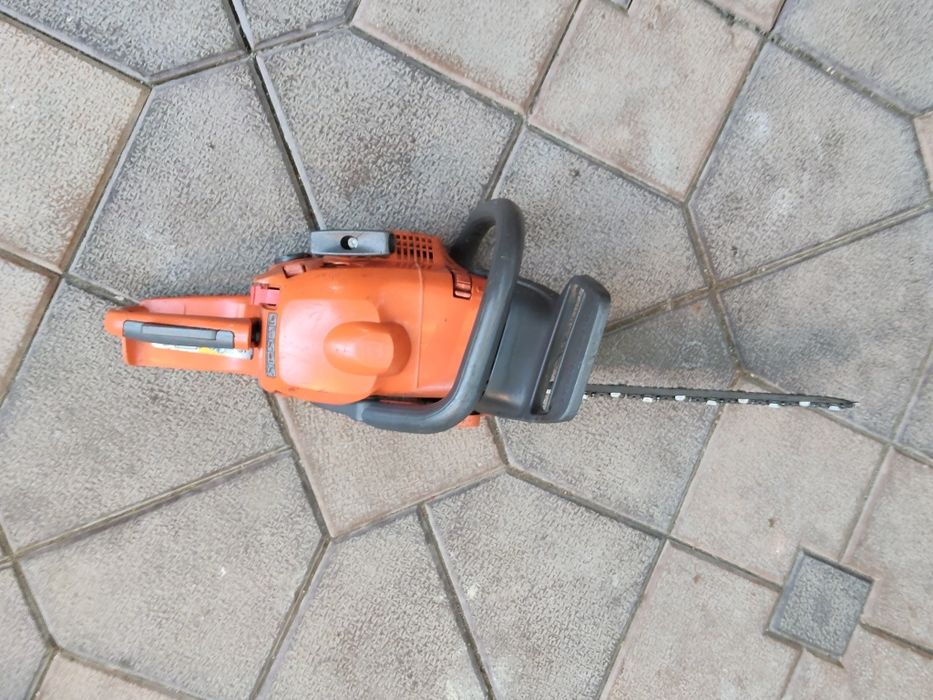 Drujba Husqvarna 135 in  stare excelenta