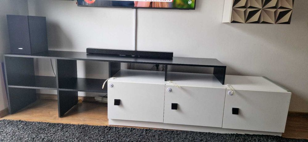 Vând mobilă de living în stare excelentă!