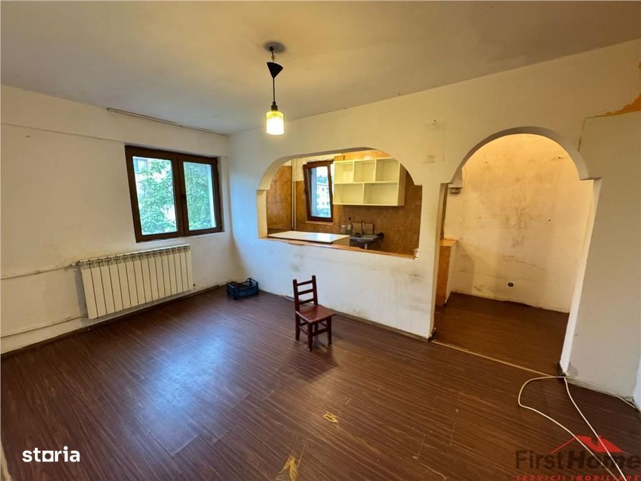 2 camere, zona sud, etaj 3\/4, izolat, termopan (necesita renovare)