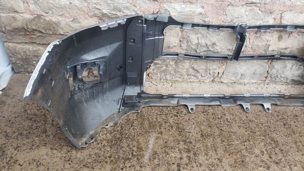 bronq/broni Toyota Hilux 2019-24g.