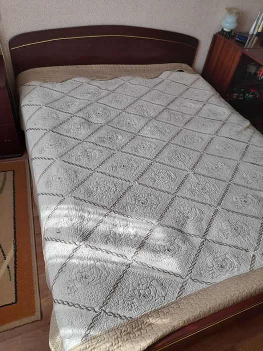 продам кровать двухспальную