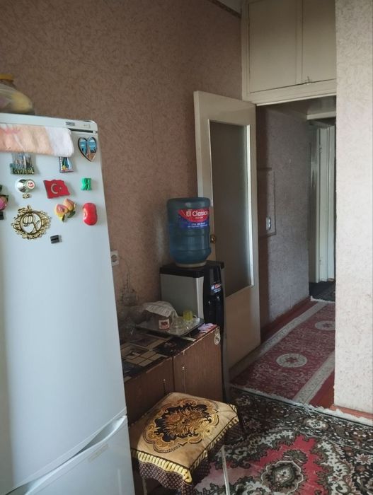 Chilonzro 20 kvartil 5 etajli dom 4 etaj sotiladi