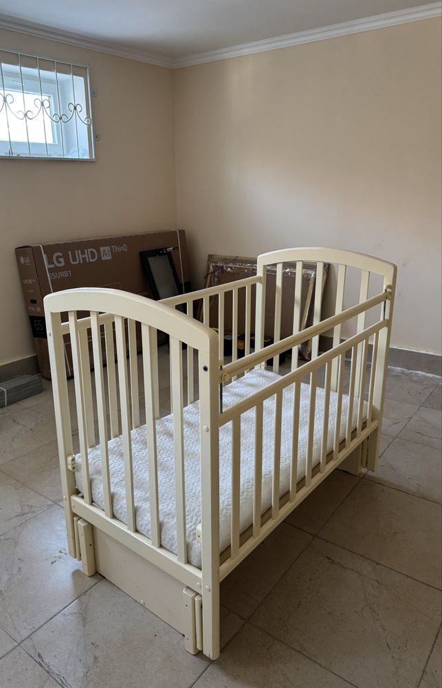Продам манеж 130х70, сосновое дерево