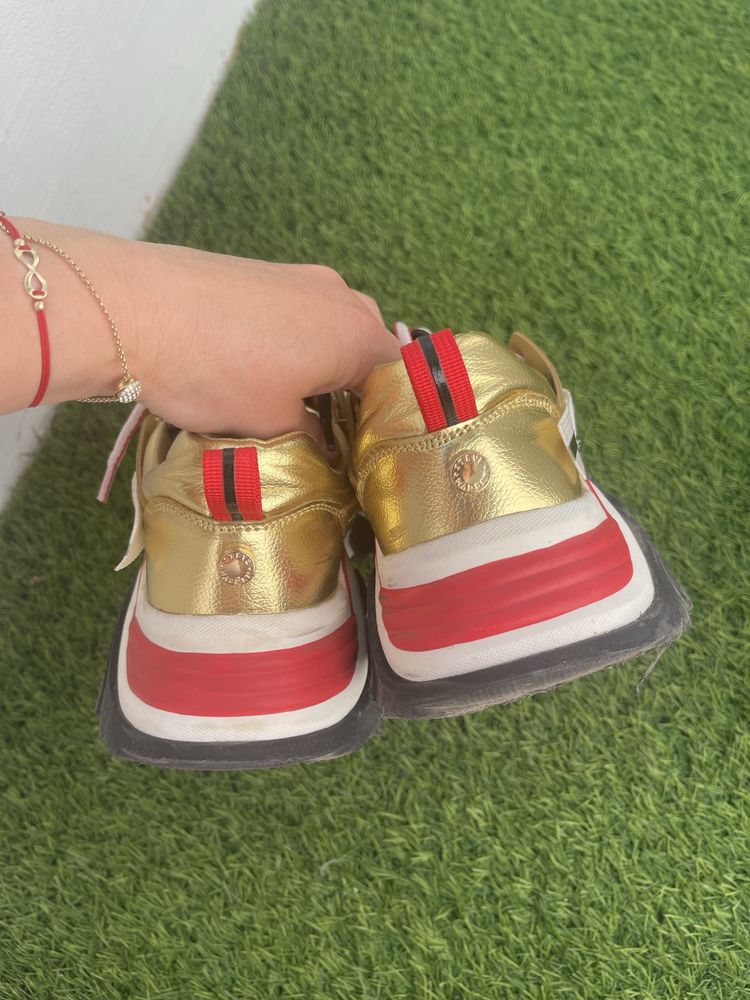 Steve Madden Kingdom