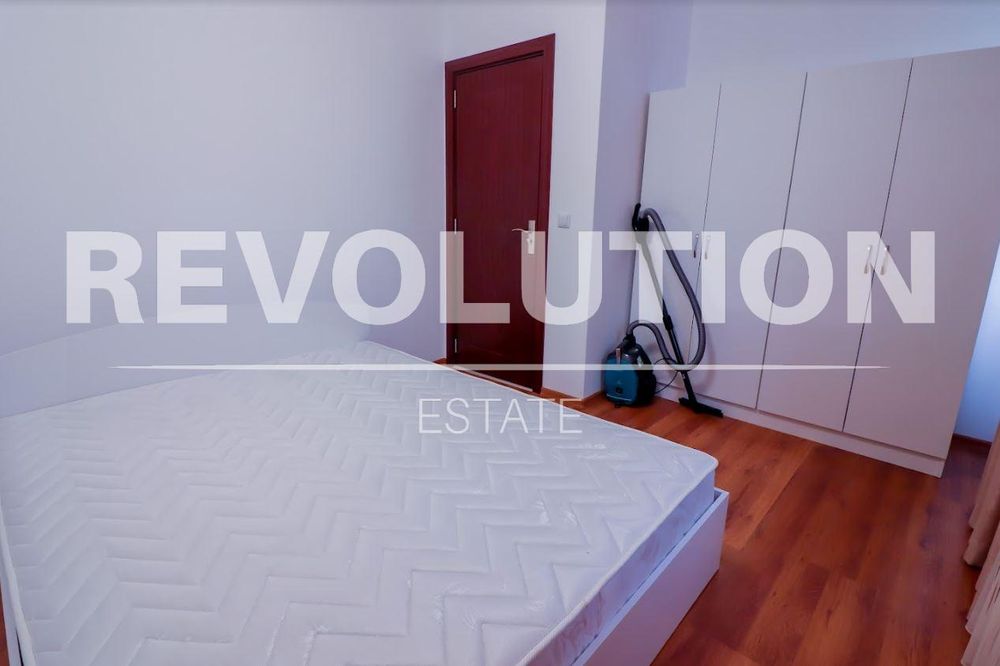 Тристаен апартамент в района на Възраждане 3!