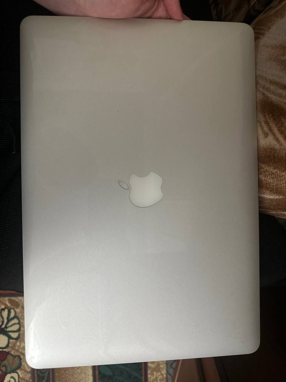 MacBook sotiladi