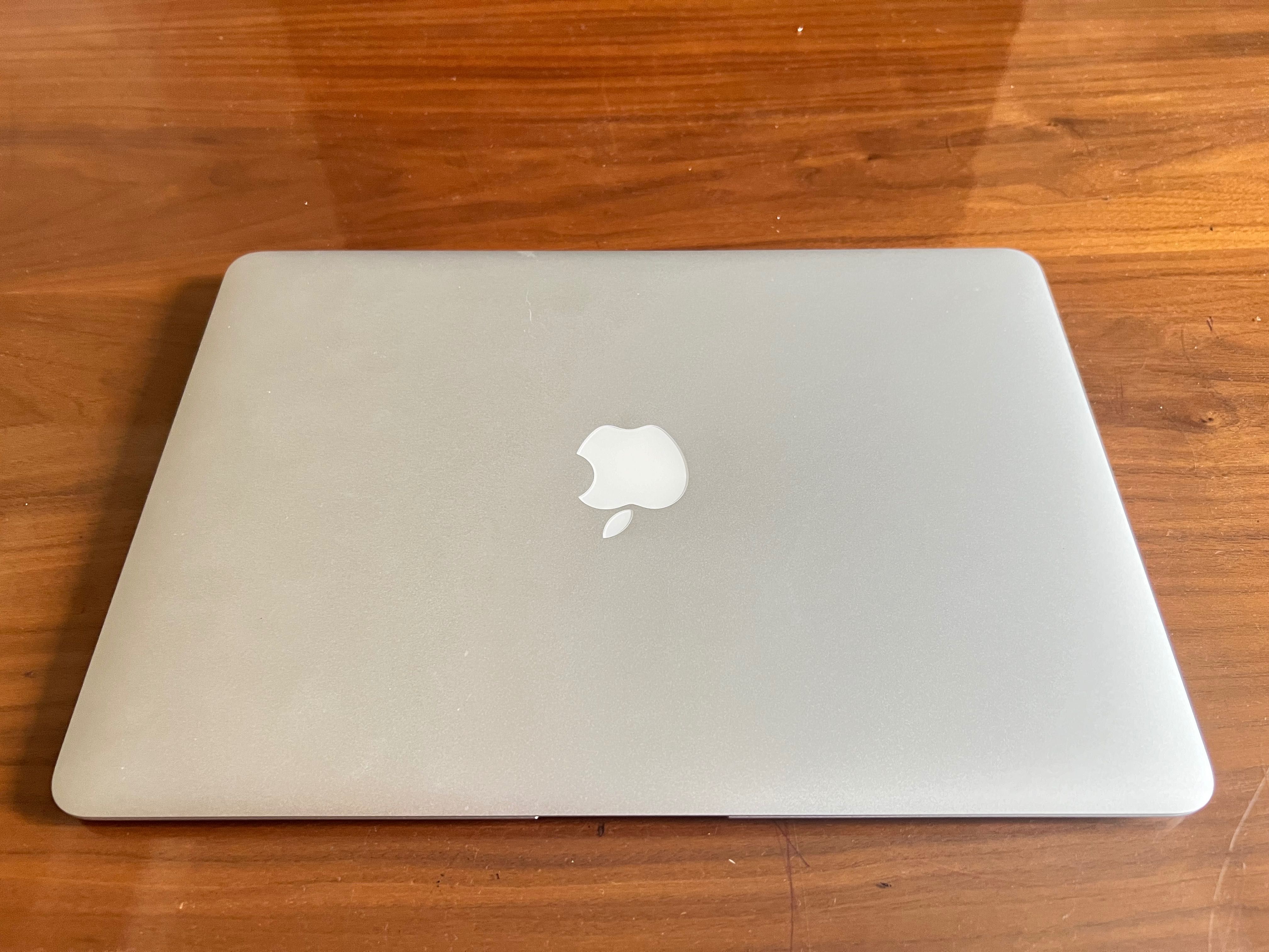 MacBook Air, первый хозяин