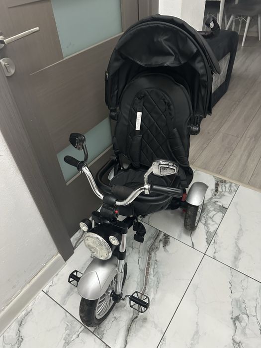 Vand tricicleta cu scaun reversibil Still 6-36 luni , cu pozitie somn