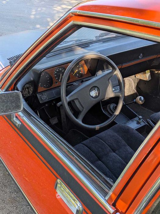 Opel Rekord D (1974) – Restaurat complet, 2.0 benzină, stare excelentă