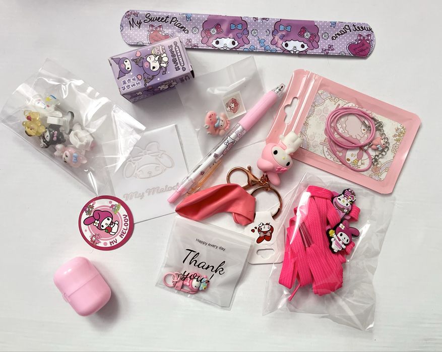 Cutii cu 15 surprize Sanrio noi