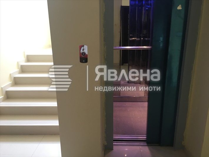 Продава се Тристаен апартамент в Варна, Бриз - 132 кв.м за 1819 €/кв.м - Снимка #5