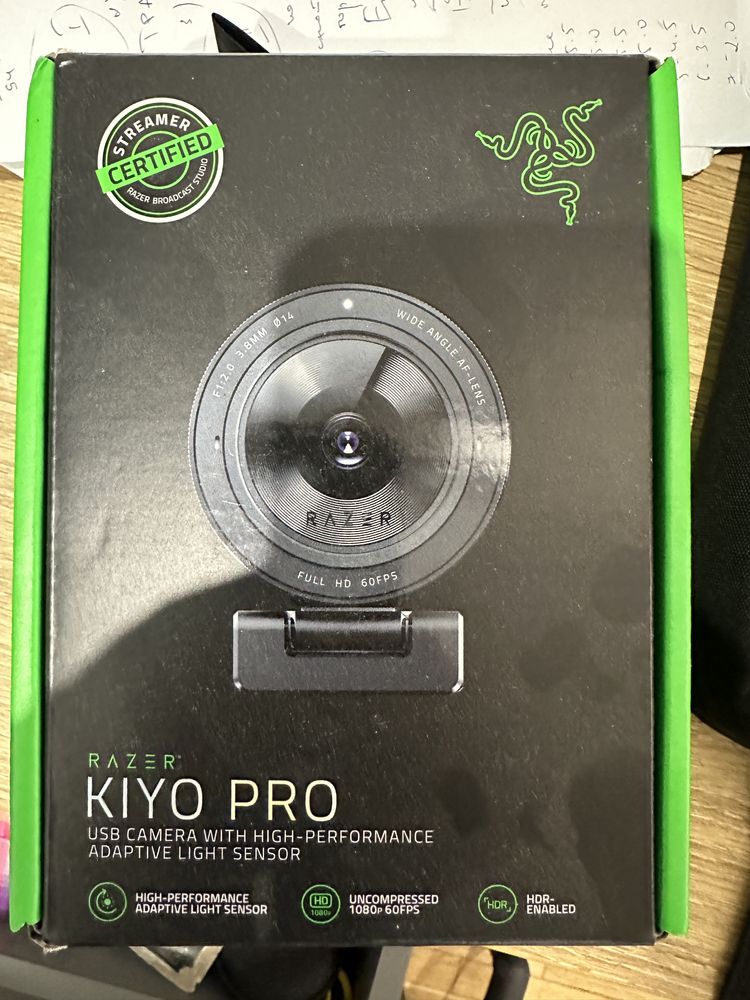 Продавам Razer Kiyo Pro