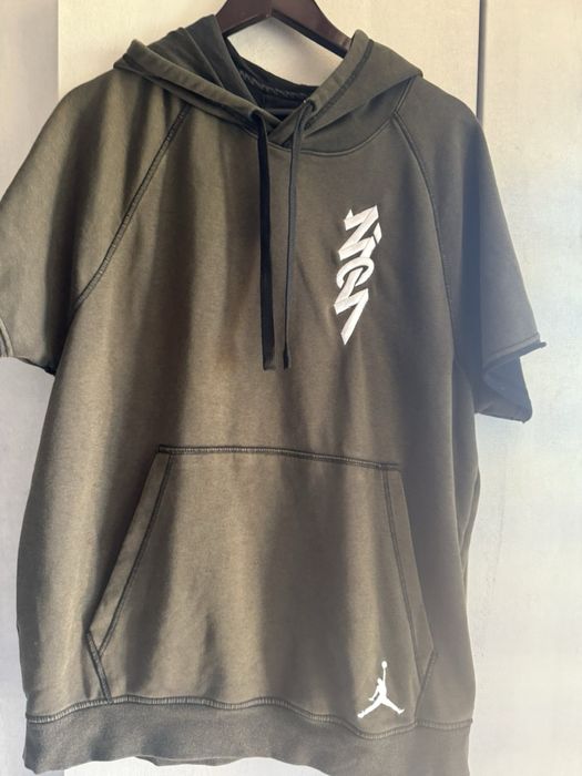 Горница с къси ръкави, Jordan