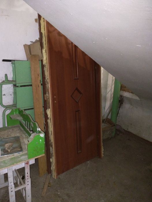 Отдам пять дверей.бесплатно