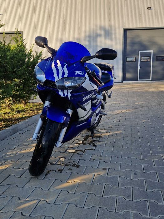 Motocicleta Yamaha r6