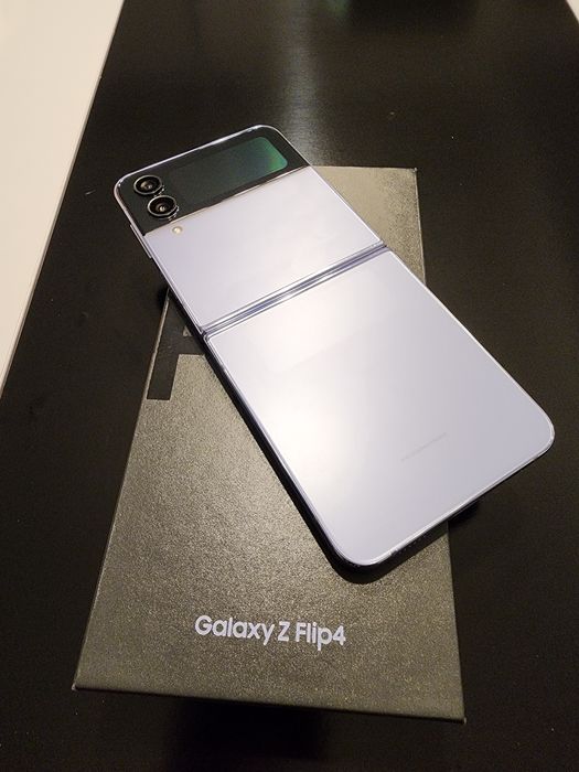 Sumsung Galaxy Zflip 4