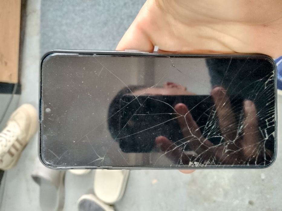 Oppo a12 ( 250 ming kami yoʻq)