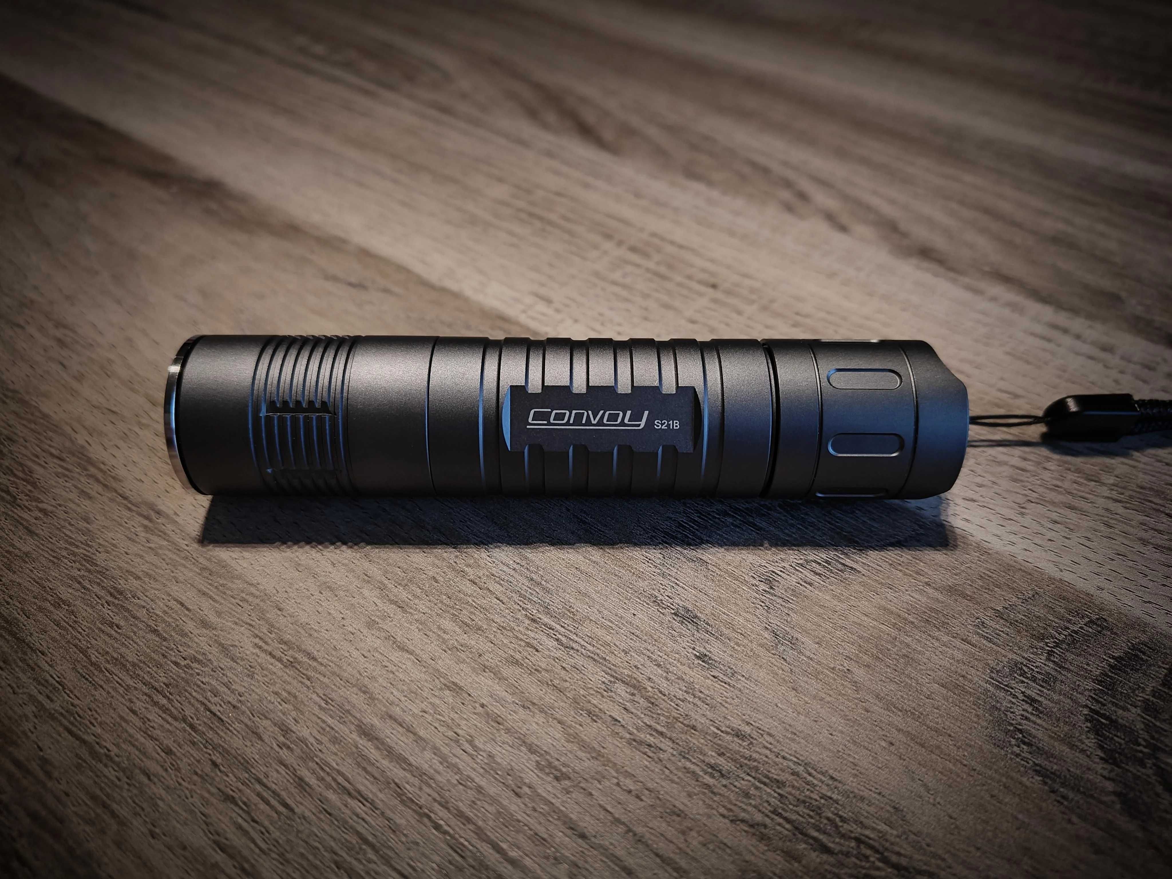 Convoy S21B cu Led de 2000Lumeni - SFT40