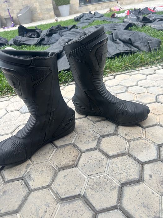 Ботуши,екипировка за мотор