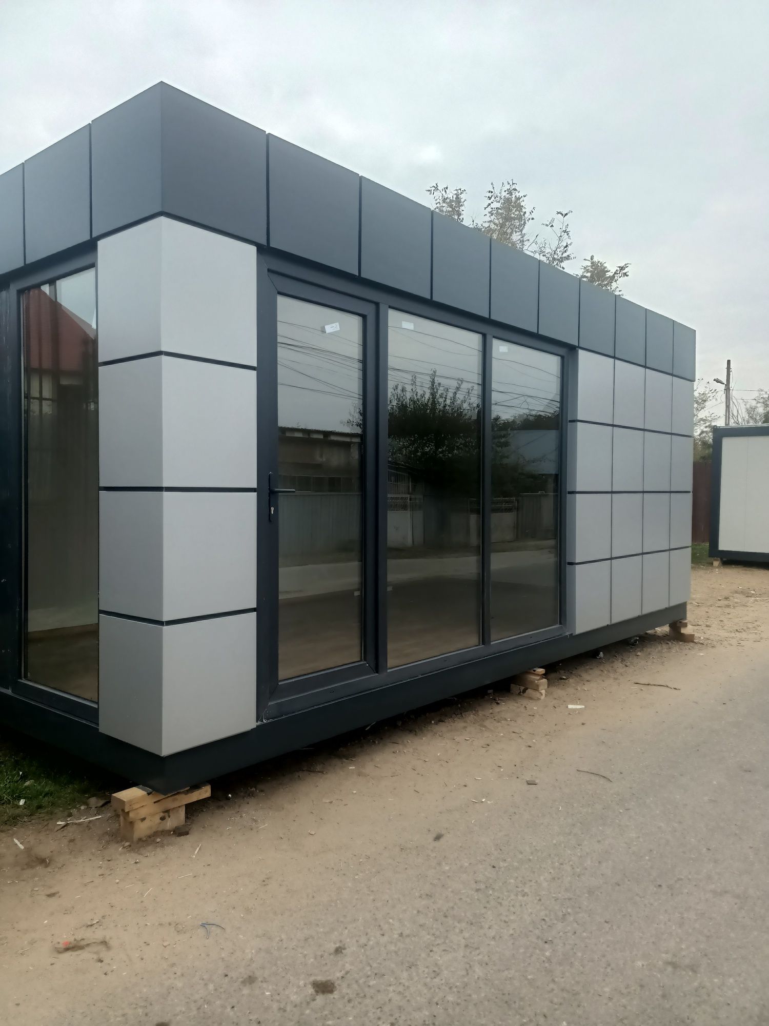 Container modulare și casute