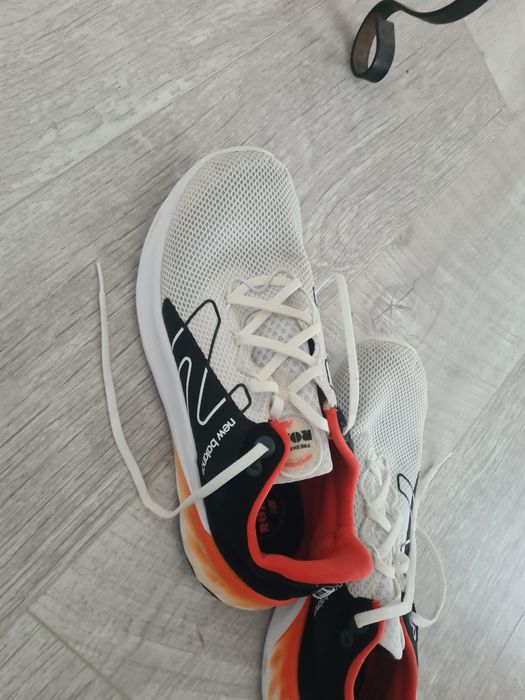 Adidasi New balance
