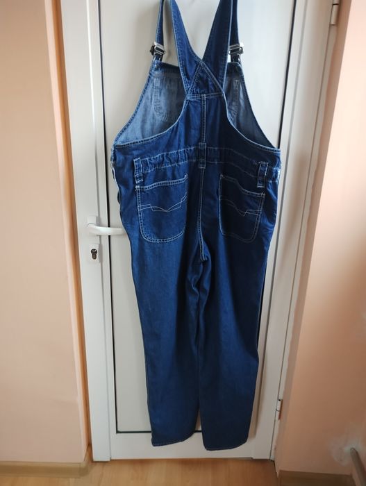 Подарявам гащеризон за бременни.