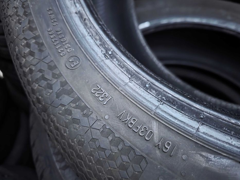 2бр Като нови зимни гуми 235 55 17 - Continental - DOT 2022