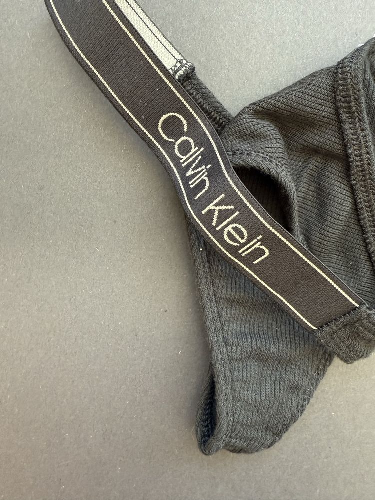 Изрязани прашки Calvin Klein в черно /XS, S, М, L/