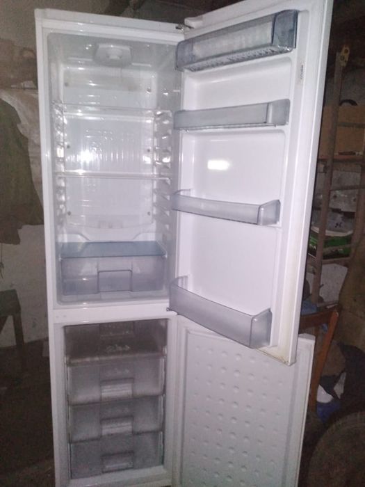 Продам холодильник