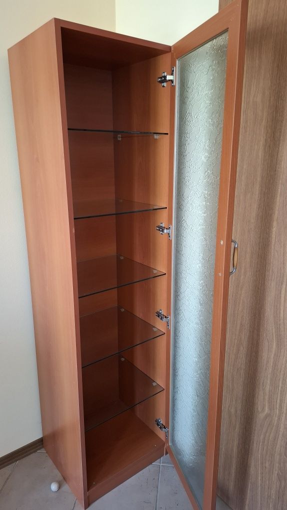 Витрина за хол, налични 2 броя
