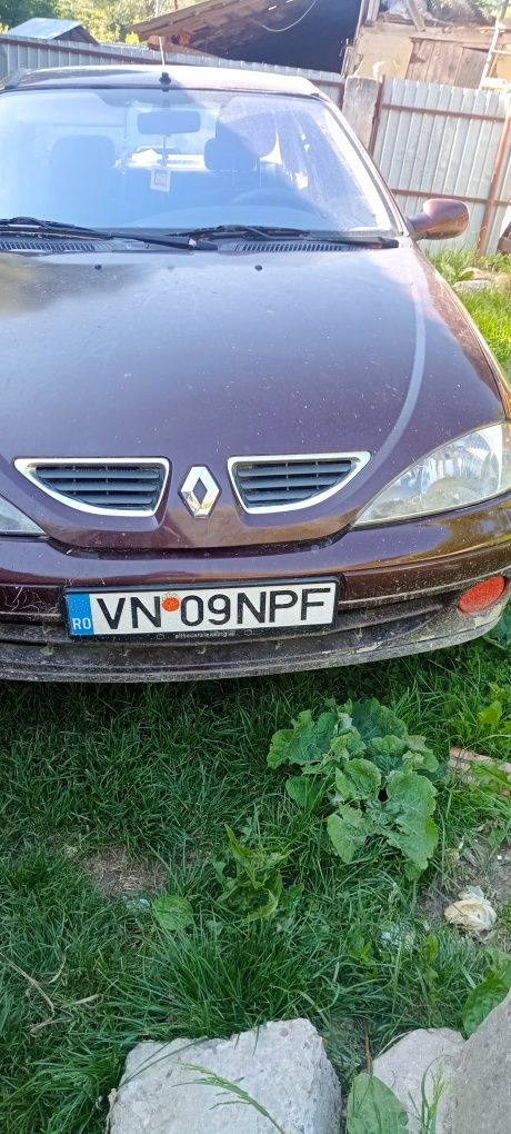 Vând Renault Megane  și o bicicletă