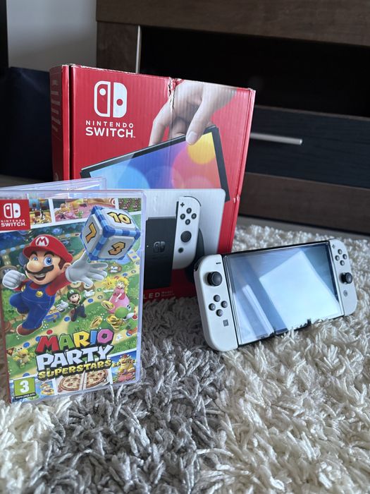 Nintedo Switch OLED (versiune rara alba) + Mario Party Superstars