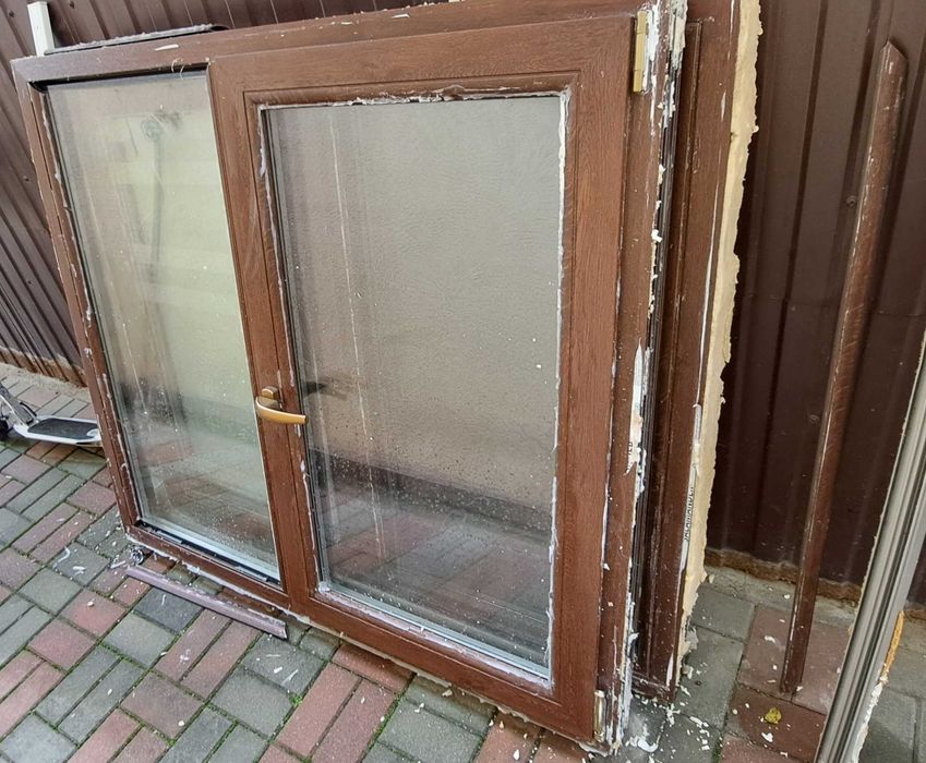 Vand Doua geamuri termopan salamander 82 cu 3 foi de sticla